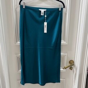 NWT Trina Turk “Lighten Up” Teal Satin Midi Skirt– size 6